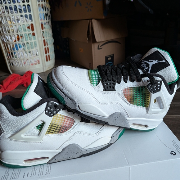 Jordan Shoes - Jordan White and Green Athletic Shoes